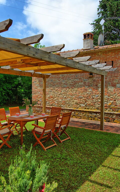 Casale Chiara: Have, Udvendige