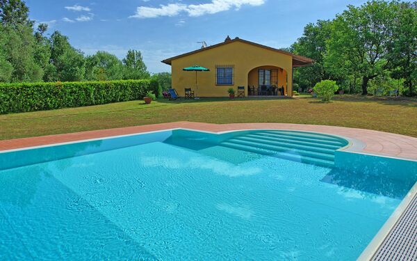 Casa Legoli: Have, pool, Udvendige