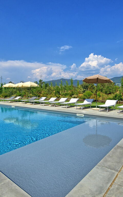 Villa Cangeli: pool, Udendørs