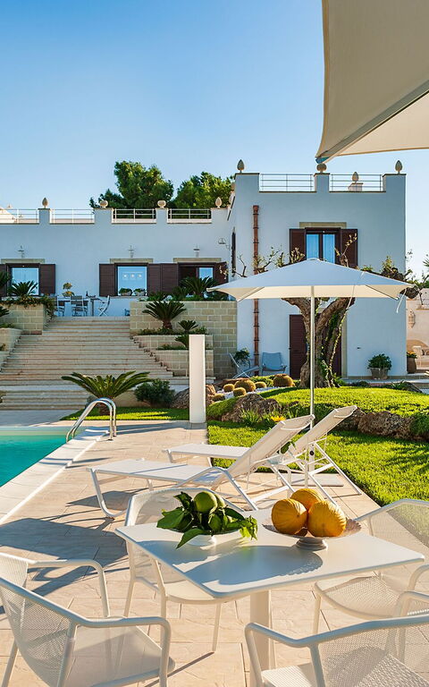 Villa Pigna Bianca: Have, pool, Udendørs