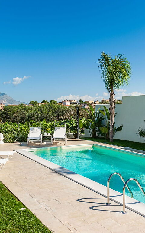 Villa Pigna Bianca: pool, Udendørs