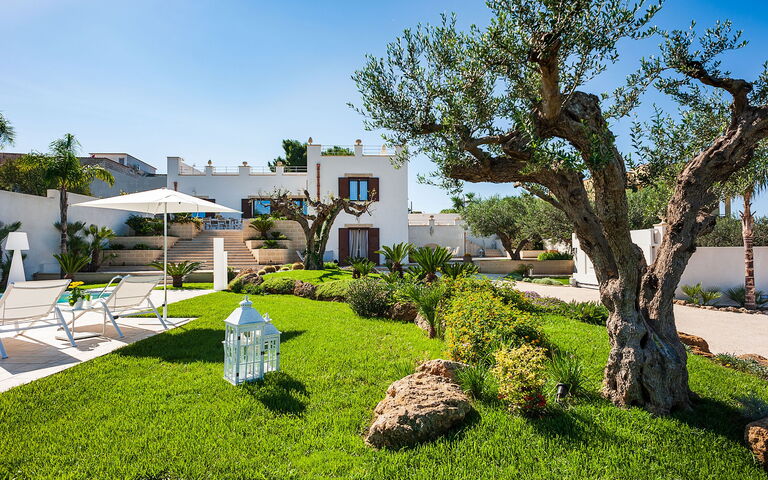 Villa Pigna Bianca: Have, Udendørs