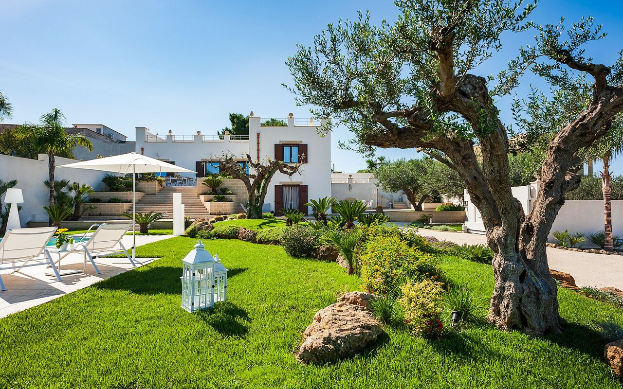 Villa Pigna Bianca: Have, Udendørs