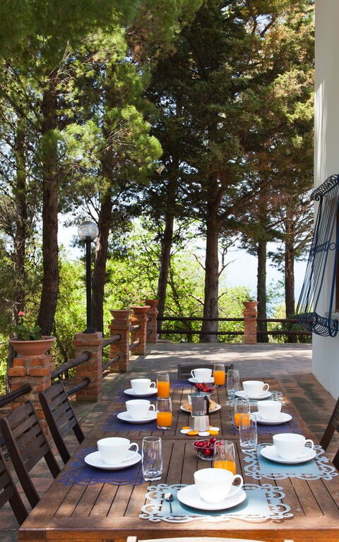 Villa Rocca: Have, Udendørs