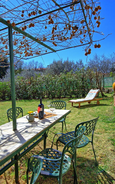 Casa Al Bosco: Have, Udendørs