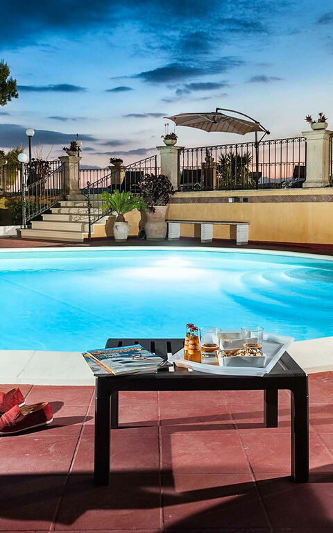 Villa Carolina: pool, Udendørs