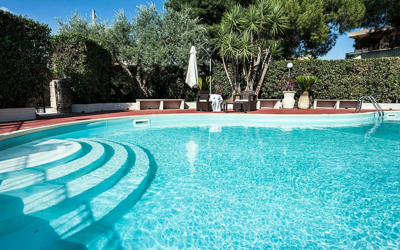 Villa Carolina: pool, Udendørs