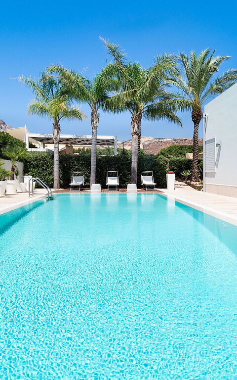 Villa Bellini: Have, pool