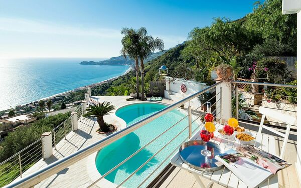 Villa Luce: Udendørs