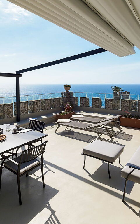 Torre Isola Bella: Altan / terrasse / gårdhave