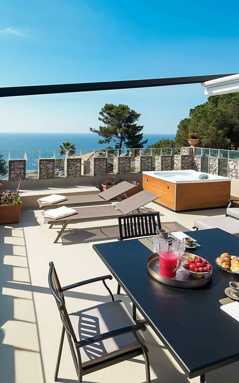 Torre Isola Bella: Altan / terrasse / gårdhave