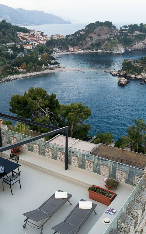 Torre Isola Bella: Altan / terrasse / gårdhave