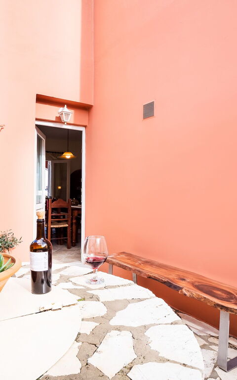 Villa Melodia: Udendørs, Udvendige