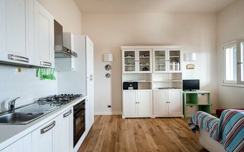 Feriebolig Timone: Frokostlokale, Køkken, Stue