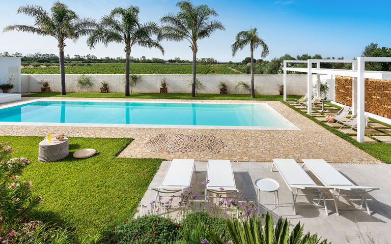 Villa Pietra Del Sole: Have, pool, Udendørs, Udvendige