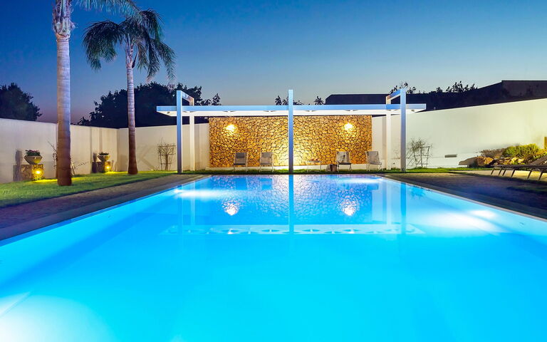 Villa Pietra Del Sole: Have, pool, Udendørs, Udvendige