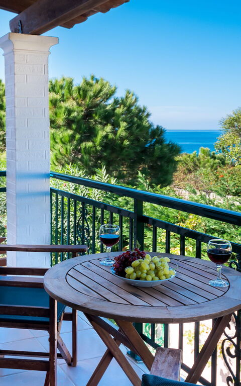 Beachfront Villa Rania: Altan / terrasse / gårdhave, Udendørs