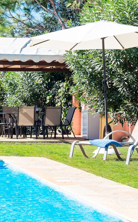 Beachfront Villa Rania: Have, pool