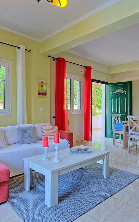 Beachfront Villa Rania: Frokostlokale, Køkken, Stue