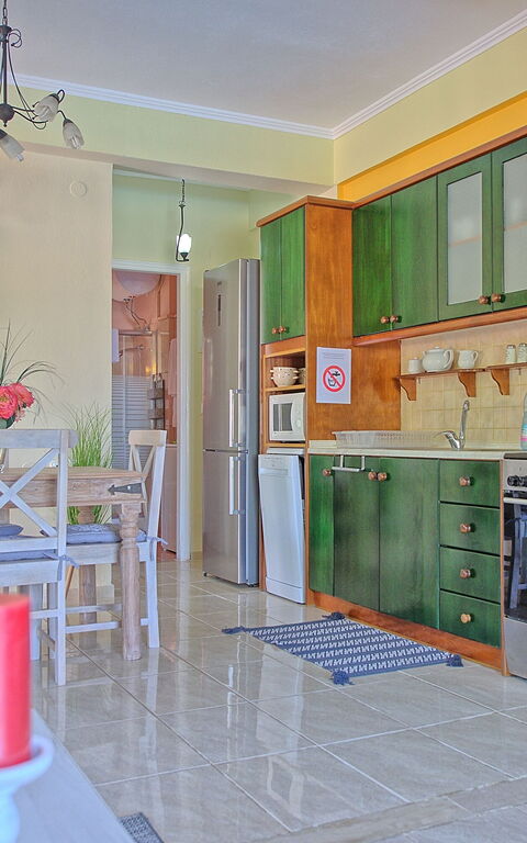 Beachfront Villa Rania: Frokostlokale, Køkken, Stue