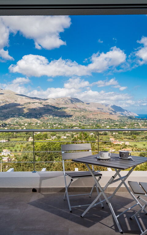 Villa Scire: Altan / terrasse / gårdhave, Udendørs