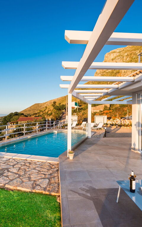 Villa Scire: Have, pool, Udendørs