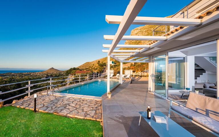 Villa Scire: Have, pool, Udendørs