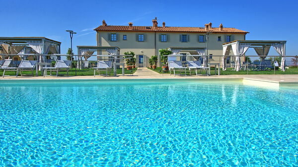 Il Sole di Vino: pool, Sommer