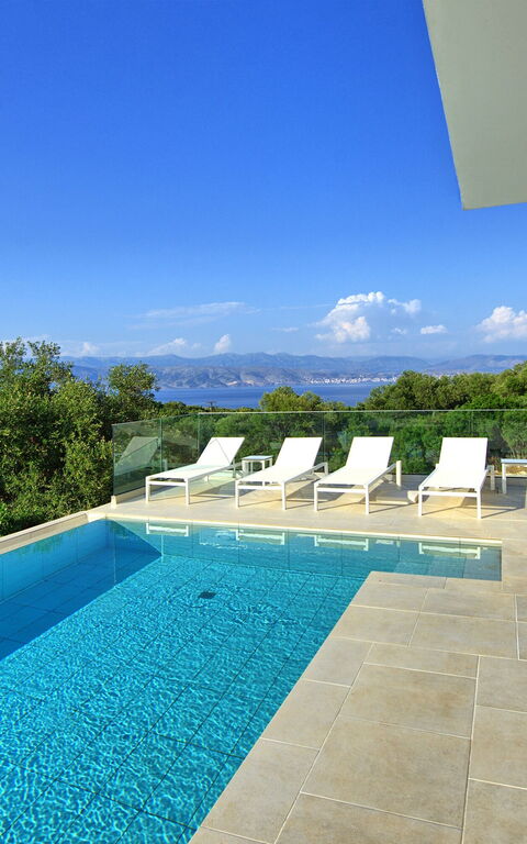 Villa Nafsika: pool, Udvendige