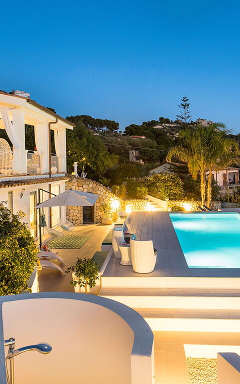 Villa Pales: pool, Udendørs