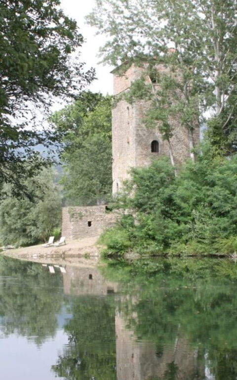 Santa Flora: Visninger