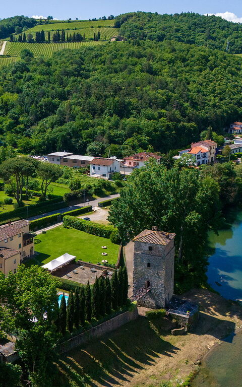 Santa Flora: Udendørs, Visninger