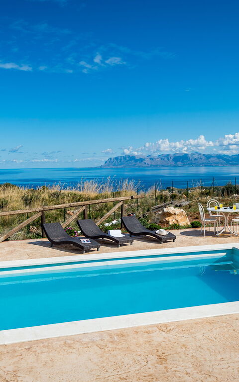 Villa Livreri: pool, Visninger