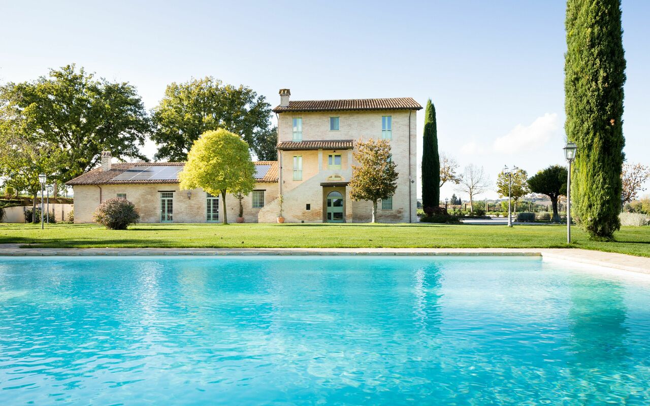 Villa Apollinare: pool, Sommer