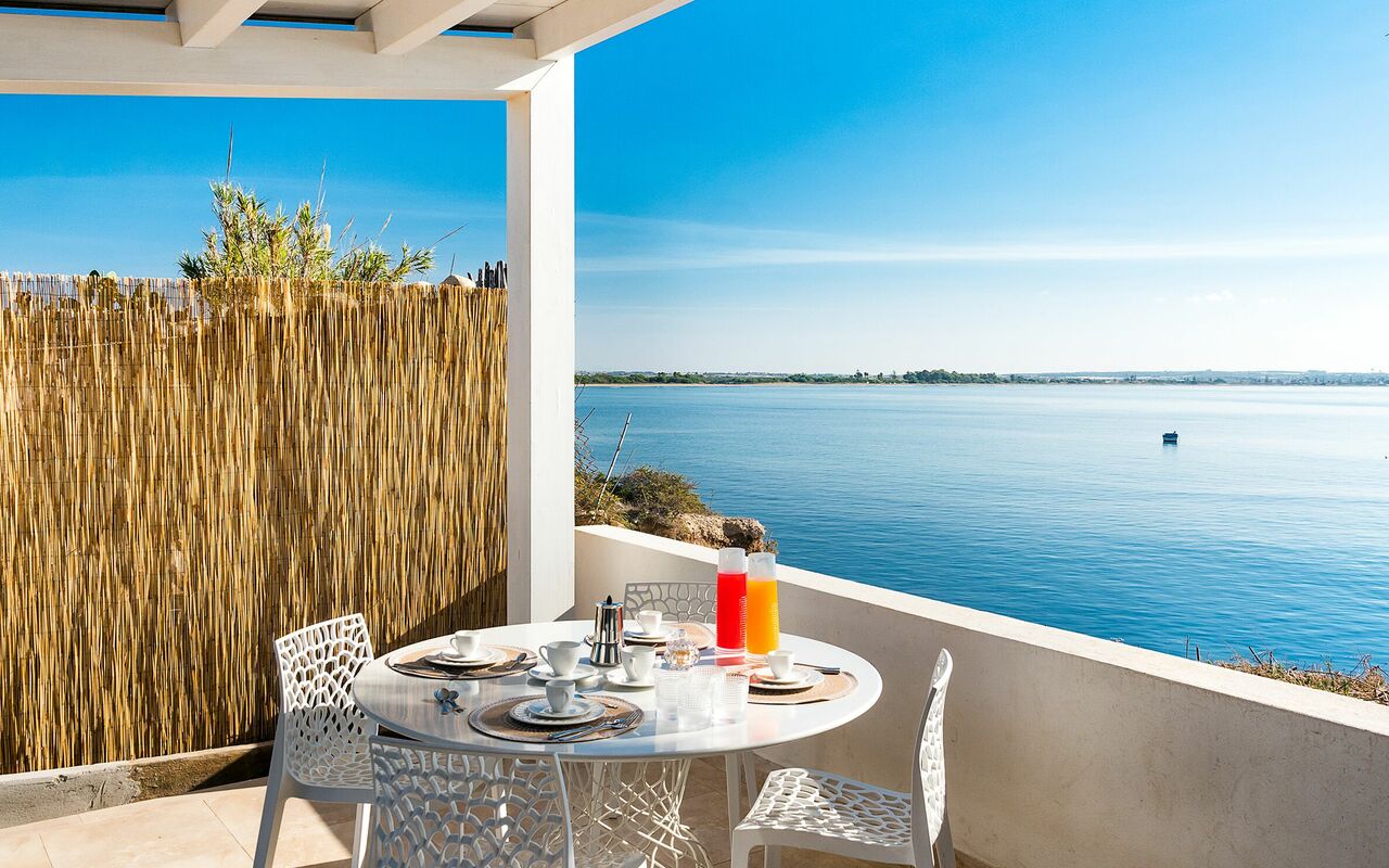 Baia Del Mare: Altan / terrasse / gårdhave, Udendørs, Visninger