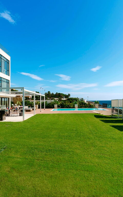 Villa Angelina: Have, Udendørs, Visninger