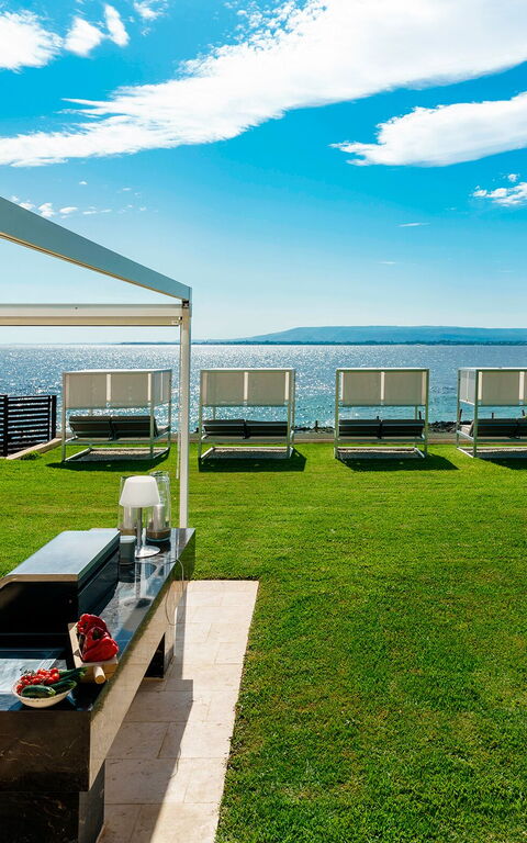 Villa Angelina: Have, Udendørs, Visninger