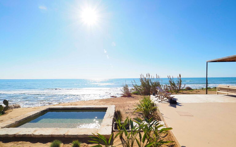 Circe: Have, pool, Sommer, Visninger