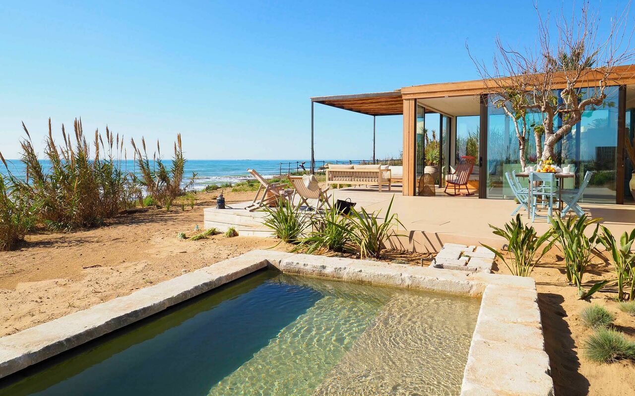 Circe: Have, pool, Sommer