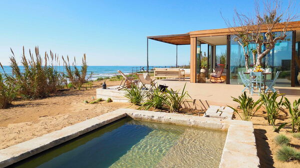 Circe: Have, pool, Sommer