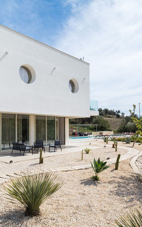 Villa Contra: Have, Udendørs