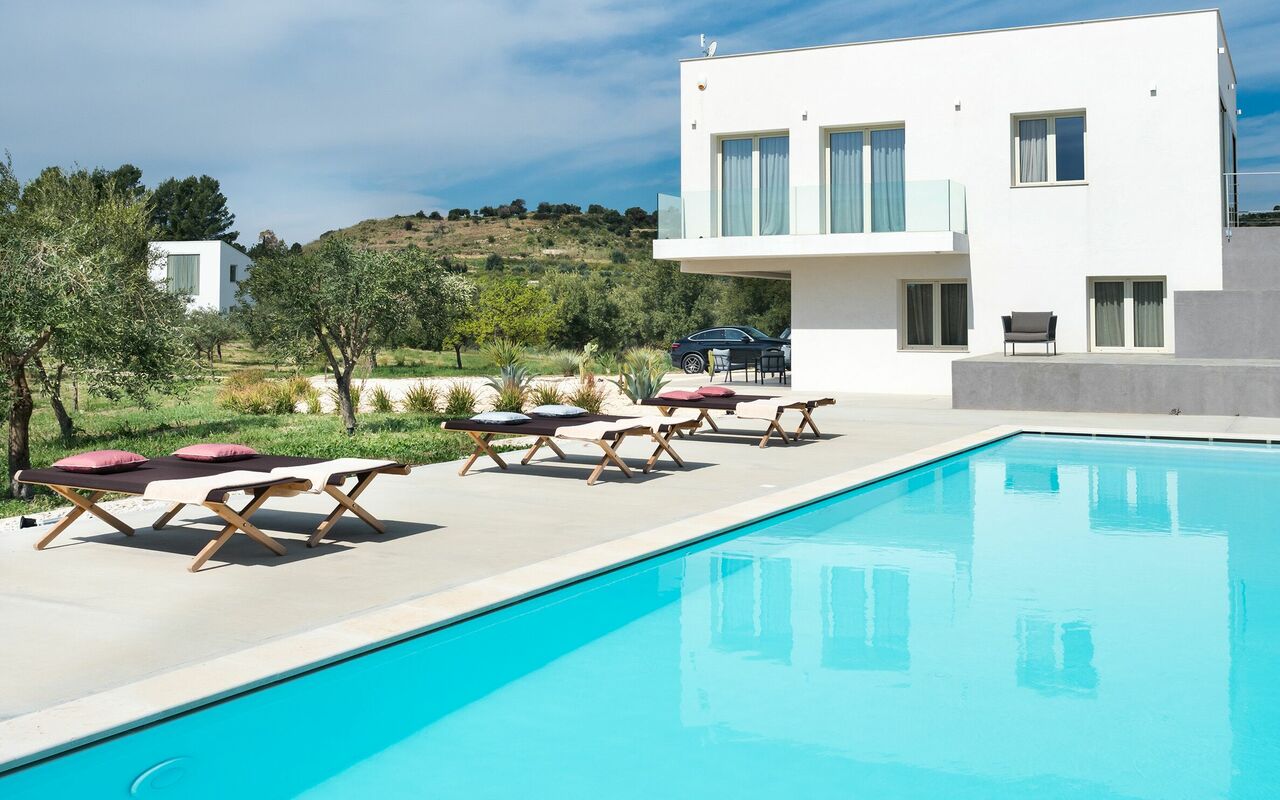 Villa Contra: pool, Udendørs