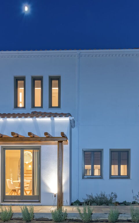 Villa Lyra: Udendørs, Udvendige