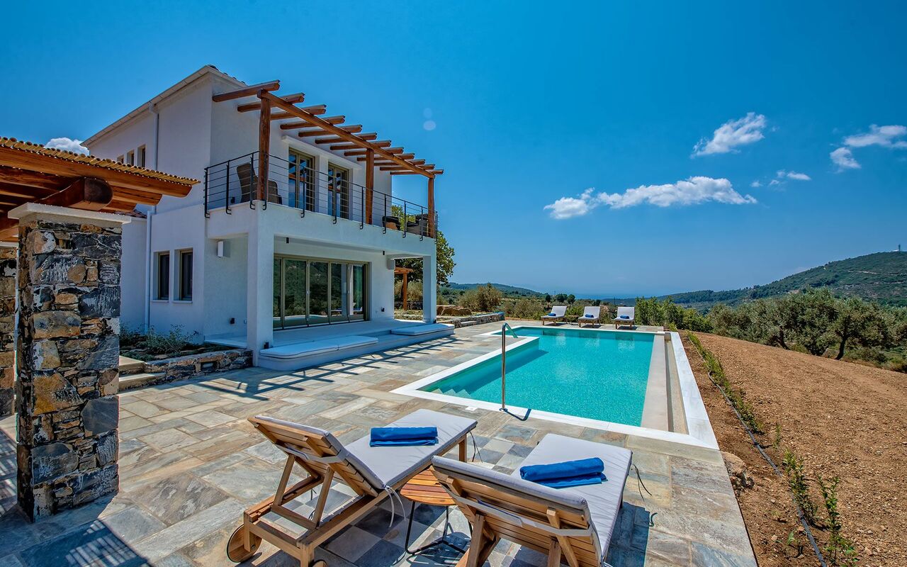 Villa Lyra: pool, Udendørs