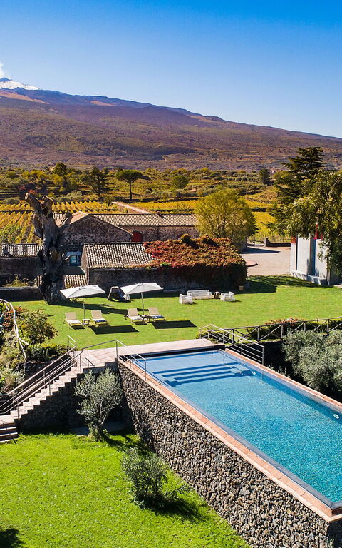 Etna Retreat: Have, pool, Visninger