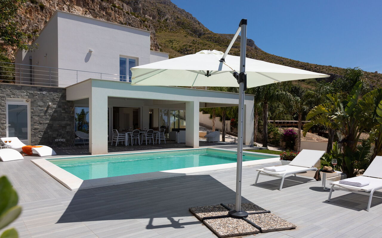 Villa Annalisa: Have, pool, Sommer, Udendørs