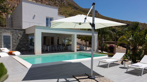 Villa Annalisa: Have, pool, Sommer, Udendørs