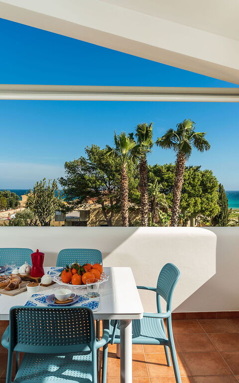 Anny: Have, Udvendige