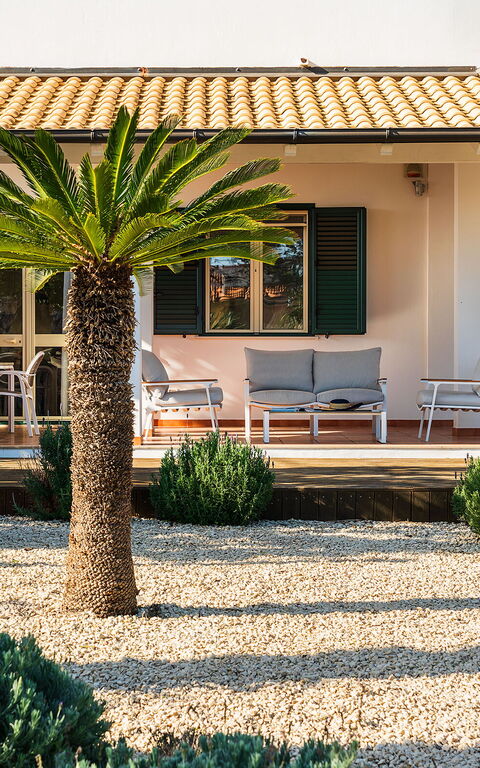 Anny: Have, Udvendige