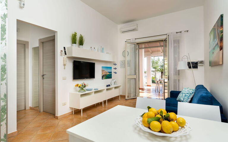 Feriebolig Euthalia: Frokostlokale, Køkken, Stue